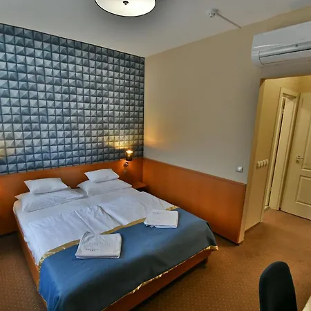 Platan 3*