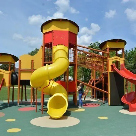 Platan 호텔 Székesfehérvár
