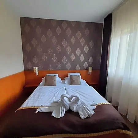 酒店 普兰滕酒店 Székesfehérvár