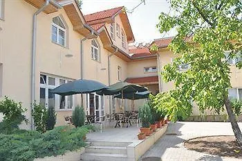 Platan Szekesfehervar
