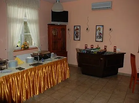 普兰滕酒店 Székesfehérvár