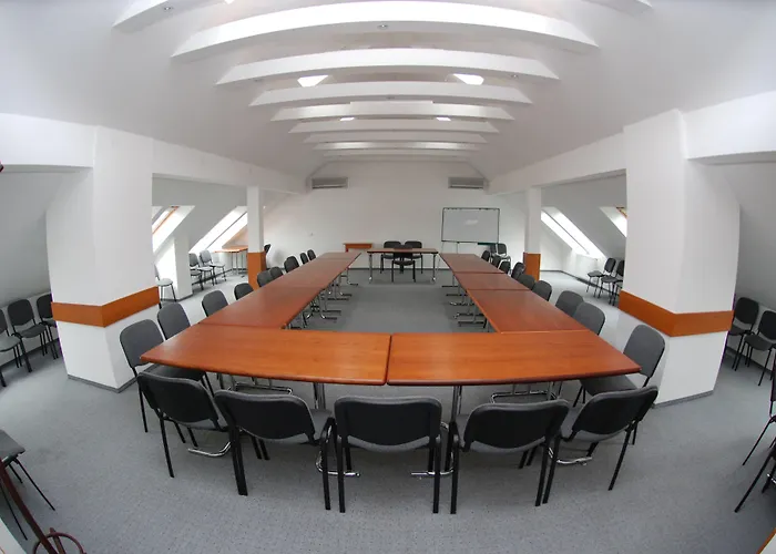 普兰滕酒店 3* Székesfehérvár