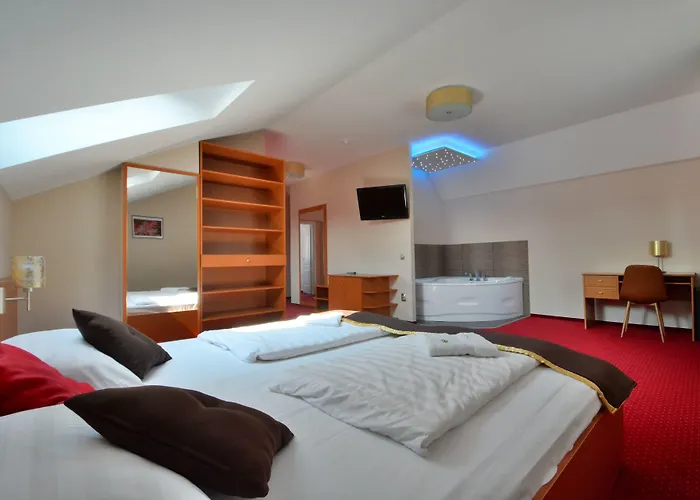 普兰滕酒店 Székesfehérvár